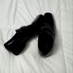 Men's dress shoes